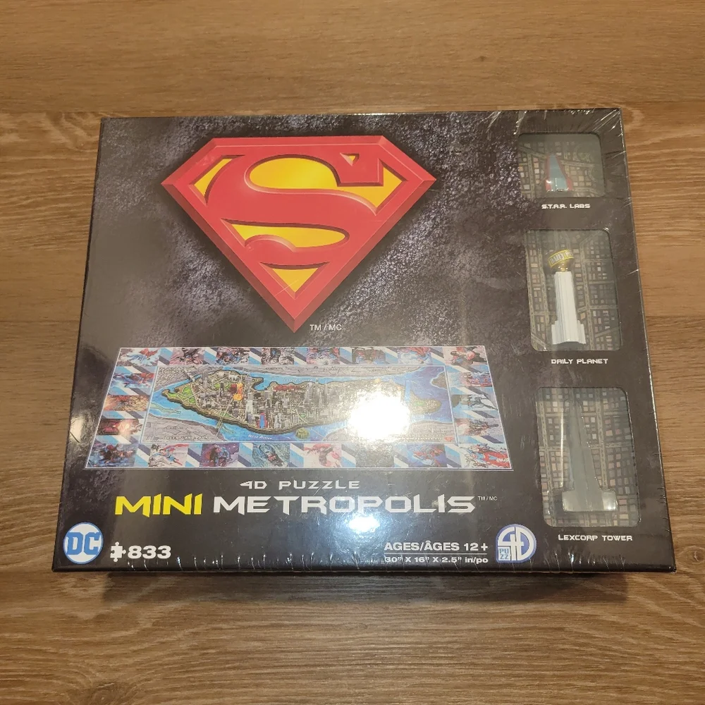 Superman 4D Puzzle Mini Metropolis 30in x 16in x 2.5in 833 pieces New